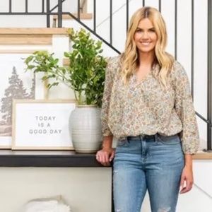 Universal Thread Floral Top